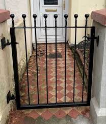 Garden Gate With Plant Pot Size 6 5