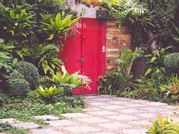 Tropical Garden Design For Courtyards