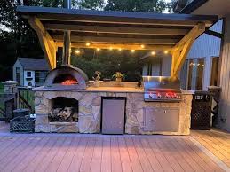 Outdoor Kitchen With Wood Fired Oven