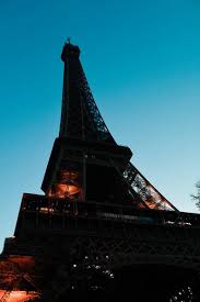 Couple Paris Eiffel Tower Background