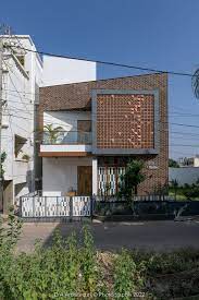 Earthy Brick House Da Architects