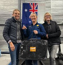 We give a warm welcome to our newest Australia distributor for the Equiband  system: Dr Raquel Butler, from @integratedvettherapeutics ! Dr Butler has a  wealth of knowledge in both clinical and rehab