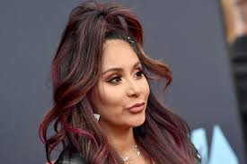 So how has this pregnancy changed the way in which snooki hangs out with her friends? Jersey Shore Star Snooki Reveals What Finally Made Her Quit