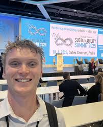 Entrepreneurship is a mindset—and Erick Mueller lives it every day. ⁠ ⁠ As  executive director of the Deming Center for Entrepreneurship, Mueller  champions innovation through new programs and a thriving entrepreneurial and