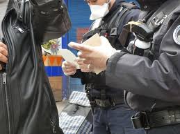 Courses en supermarché, repas à emporter et ouverture des marchés alimentaires : Apres Dix Verbalisations Pour Non Respect Du Confinement A Rouen Deux Mois De Prison Avec Sursis 76actu