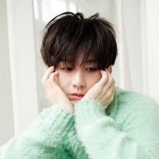 Chengyi Wang's Instagram, Twitter & Facebook