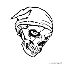 Vous pourrez ensuite faire du coloriage comme bon vous semble ! Coloriage Tete De Mort Pirate Dessin Pirate A Imprimer