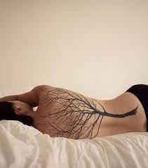 Tatouage Arbre 20 Modeles De Tatouages Pour S Inspirer