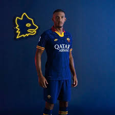 Maglia calcio ssc napoli gara special 2020/2021. Roma La Terza Maglia Richiama Gli Anni 90 Foto Sportmediaset