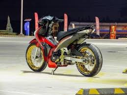 Korek harian honda supra x modifikasi supra x modifikasi supra x 125 modif supra x modifikasi supra 125 standar modif supra. Keluarga Honda Supra Jadi Lebih Keren Setelah Kena Modif Kaki Kakinya Gridoto Com