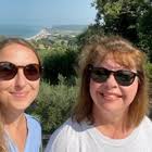 «I miei soldi qui durano di più». Una casa a Palombaro (Chieti) per la  texana Barbara Barto