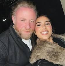 Man Passes Away During Vacation, Wife Tells Family Over Video Call With His  Body Behind Her