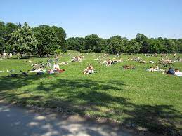 Der englische garten in münchen ist der größte stadtpark der welt noch vor dem central park in nackerte sieht man allerdings immer weniger. Englischer Garten In Munchen Bilder Tipps Und Infos