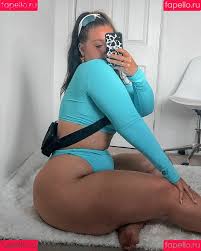 Leaks Nude Holly Marston Onlyfans Photo Gallery - Fapello.ru