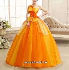 Braut, orange, foto, kleid, ehe, zeremonie, hochzeit, hochzeitskleid, kleid, brautkleid, gelb, tradition, blume, event, floristik, blumen arrangement, blumendesign, fotografie, pfirsich. One Shoulder Ballkleid In Orange Mit Schleife Ballkleid Hochzeitskleider Spitze Kleid Hochzeit