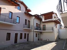 Tricesimo, in zona residenziale, proponiamo in vendita villa singola con ampio giardino privato.l'immobile si trova in una via lontana. Abitazione Di Tipo Civile Tricesimo Oltre 1 000 000 Euro Enti E Tribunali