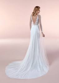 Lo stile boho chic si accompagna perfettamente a ricevimenti in plein air tra le colline oppure in qualche bella masseria. Abito Da Sposa Boho Chic Nicole 2020 Mariages Mariages It Abiti Sposa E Sposo Collezione 2020 2021 Atelier Vestiti Nuziali Per Vicenza Verona Padova Rovigo Treviso Veneto E Trento Trentino Alto Adige