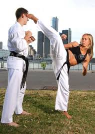 I Can Do This High Kick Karate Spinning Heel Hook Kick Is My Favorite Technique Took Me Years To Mast Women Karate Martial Arts Girl Martial Arts Women