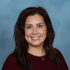 Sarah Scheuer's Instagram, Twitter & Facebook