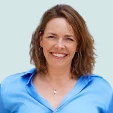 Debbie Downes's Instagram, Twitter & Facebook