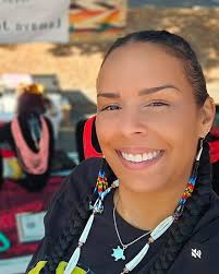 Lace up..it's a beautiful day😊✨☀️🐾🌧️💖 #thegreatoutdoors #unplug  #getoutside #nophones #excercise #natureismedicine #natureisamazing  #breathe #iwokeupthismorning #lifeisamiracle #gratitude #runoregon  #stayhungry #somesaysherunlikecoyote