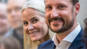 The norwegian royal couple is on an official visit to malaysia from 08 to 10 march 2010. Mette Marit Haakon Von Norwegen Bunte De Reporterin Meine 44 Stunden Mit Dem Kronprinzenpaar Bunte De