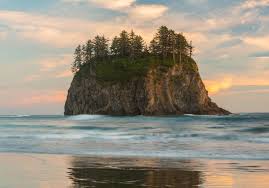 It has a huge expanse of fine sand, towering sea stacks. A Dreamy Island On The Pacific Coast Second Beach La Push Washington Oc 5222x3648 Earthporn