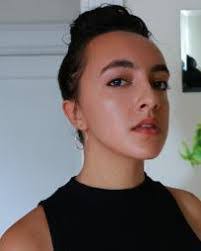 Ayana Parker's Instagram, Twitter & Facebook