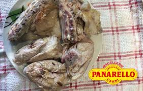 Un classico della cucina tradizionale contadina le patate che ho utilizzato sono dell'azienda lucana bubi patata & food store e la tipologia utilizzata è la desirèe, a buccia rossa a pasta gialla. Cucinare Il Capretto In Umido Francesco Panarello Carni Macelleria A Messina