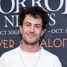 13 Reasons Why star Dylan Minnette shares reason he gave up acting