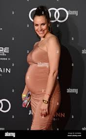 Esther SEDLACZEK (presenter), pregnant, baby bump, single image, cropped  single motif, half figure, half figure. AUDI GENERATION AWARD 2021, Red  Carpet on October 6th, 2021 in MuenchenALLIANZAREN A Stock Photo - Alamy