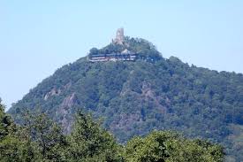 Mit seiner aussichtsplattform mit glaskubus auf dem drachenfelsplateau ist der berg ein beliebtes ausflugziel im rheinland. Drachenfels Allgemein Medienwerkstatt Wissen C 2006 2021 Medienwerkstatt