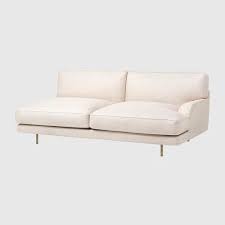 Auch lassen sie sich mit vielen möbeln so kombinieren dass immer wieder neue raumsituationen entstehen. Sofa Skandinavisches Design Flaneur Gubi Samt Leinen Leder