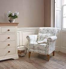How To Choose An Accent Chair Oak Furniture Land Furniture Oak Furniture Shabby Chic Furniture
