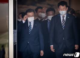 계약직 5년 후 또 교수 탈락에 분노 中명문대 조교, 학과장 흉기로 살해. ë¯¼ì£¼ë‹¹ é'ì— ê¹€ê¸°í'œ ê±°ì·¨ì •ë¦¬ ê±´ì˜í–ˆì—ˆë‹¤