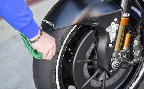 Containing the 2021 michelin guide, the michelin ristoranti app for ios will be available for free the guide's paper edition will be available in bookshops from november 26. Michelin Manfaatkan Tes Pramusim Motogp Untuk Pengembangan Ban 2020 2021 Okezone Sports