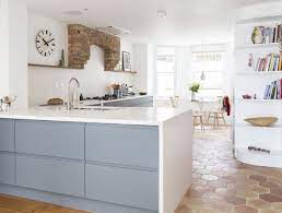1001 astuces et idees pour amenager une cuisine en l kitchen layout kitchen cabinet layout kitchen remodel