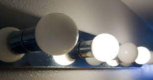 Just like candles, all light bulbs eventually burn out and die. Compact Fluorescent Lightbulbs Cfl Burning Out Quickly Thriftyfun