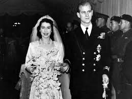 Princess elizabeth and prince philip on the balcony of buckingham palace after their. The Wedding Cake British Royals Have Been Serving For Centuries Vogue