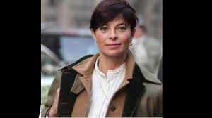 Da anni, ormai, martina porta i capelli biondi e alle spalle. Giorgio Mastrota Sulle Sue Seconde Nozze Natalia Estrada Non Sara Invitata