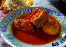 Pack the rice into a rectangular container and unmould onto a plate or dulang (tray) lined with a banana leaf. Resipi Gulai Nasi Dagang Ikan Tongkol Hitam Dan Telur Rebus Oleh Kam Cookpad
