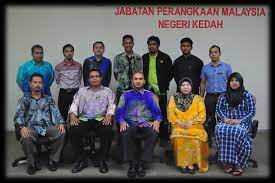 Ingin tahu bagaimana proses perangkaan itu dijalankan, jom saksikan disini bagaimana statistik itu dibuat dan diproses. Https Www Dosm Gov My V1 Uploads Files 5 Gallery 2 Media 2 Berita Buletin Stats Buletin Stats Jelapang Bil1 2014 Pdf