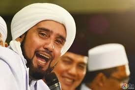 Dan dari hasil silaturahmi tersebut terdapat dua poin penting yaitu, yang pertama habib syech bin abdul qadir assegaf setuju bahkan mengusulkan agar pelaksanaan waktu nya menyesuaikan waktu wita, yaitu bada isya atau pukul 20.00 wita. Biodata Lengkap Masa Kecil Habib Syech Bin Abdul Qodir Assegaf