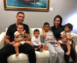 Juventus turin ronaldo 7 kinder ausweich fussballtrikots 2019/20 langarm. Cristiano Ronaldo So Gross Sind Seine Vier Kinder Schon