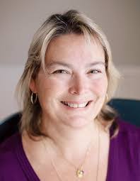 Lisa Pero's Instagram, Twitter & Facebook