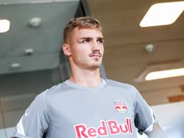 Finde die besten angebote für trikot fc und spare zeit & geld. Peter Pokorny Wechselt Von Red Bull Salzburg Zu Real Sociedad Bundesliga Ligaportal