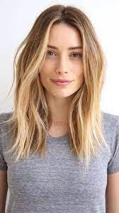 Hairstyles To Make Your Face Look Slimmer Warm Blonde Hair Medium Length Hair Styles Medium Hair Styles