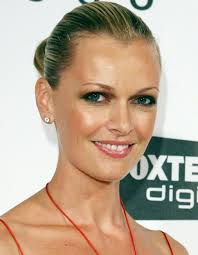 Sarah Murdoch's Instagram, Twitter & Facebook