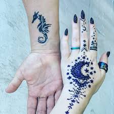 How long it takes for the design to begin fading depends on three main factors with the spread of henna tattoos to the western world and popularization as a tourist attraction and a form of 'souvenir', traditional. Henna Tattoos Or Jagua Tattoos Which Temporary Tattoo Is Better