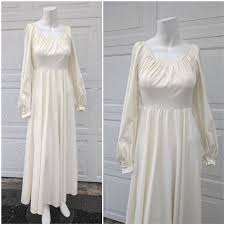 Check spelling or type a new query. Lovely Soft Lace Size X S A Line 60s Vintage Wedding Dress With Bell Sleeves Empire Line High Waist Simple Alternative Ankle Length Dress Clothing Women S Clothing Bent Hospital Ir